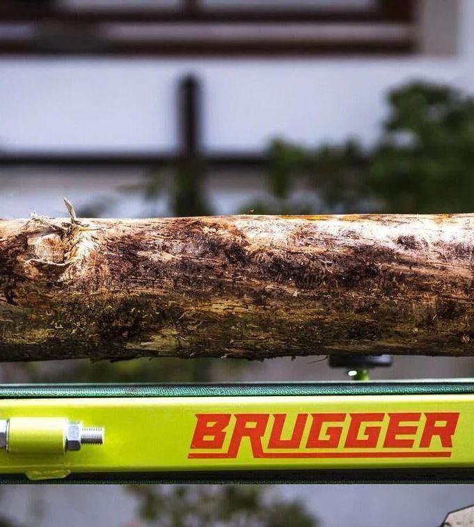 Напівавтоматична машина для різання і розколу дров Brugger SA27 PRO